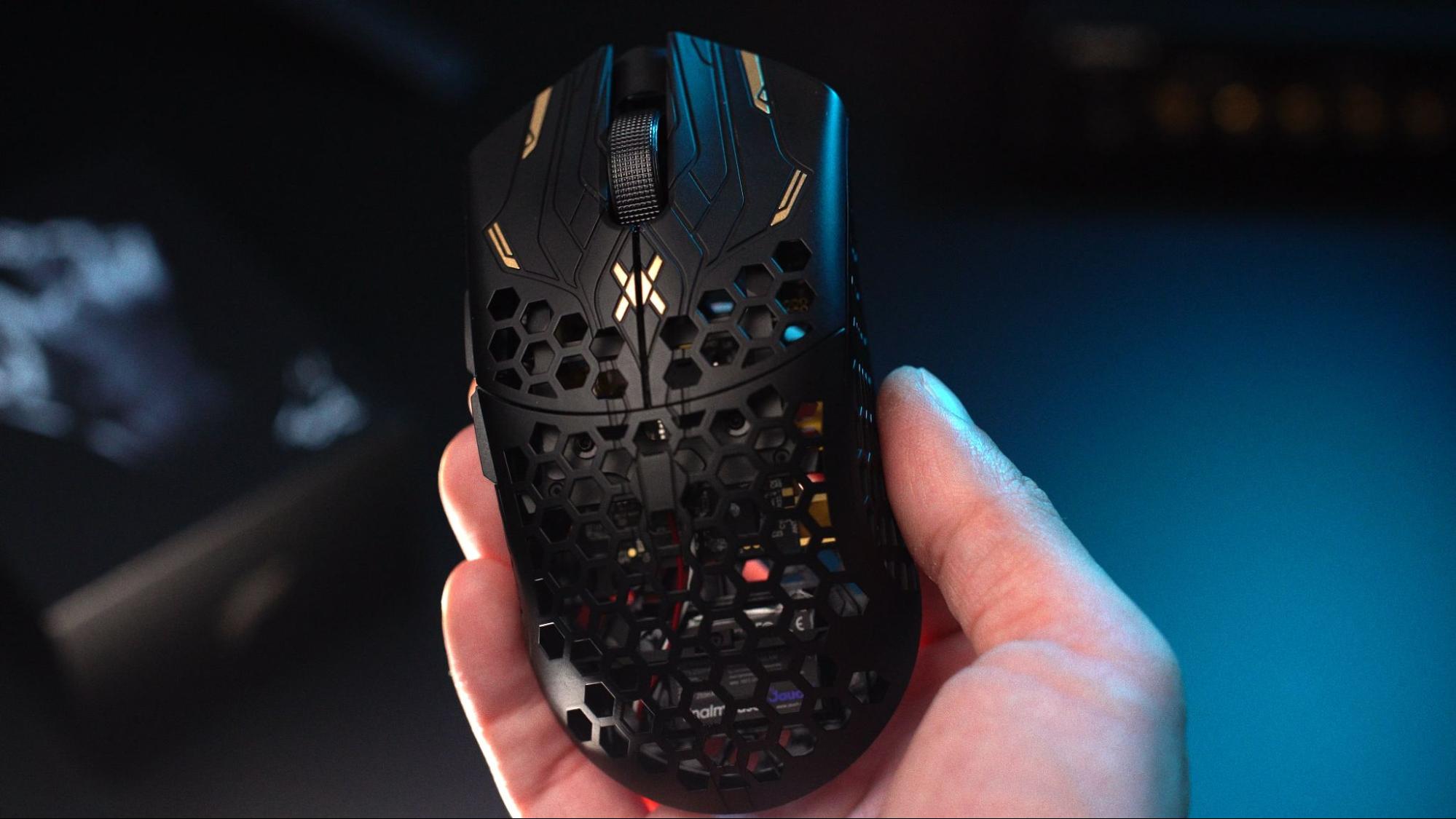 Finalmouse представила Starlight X